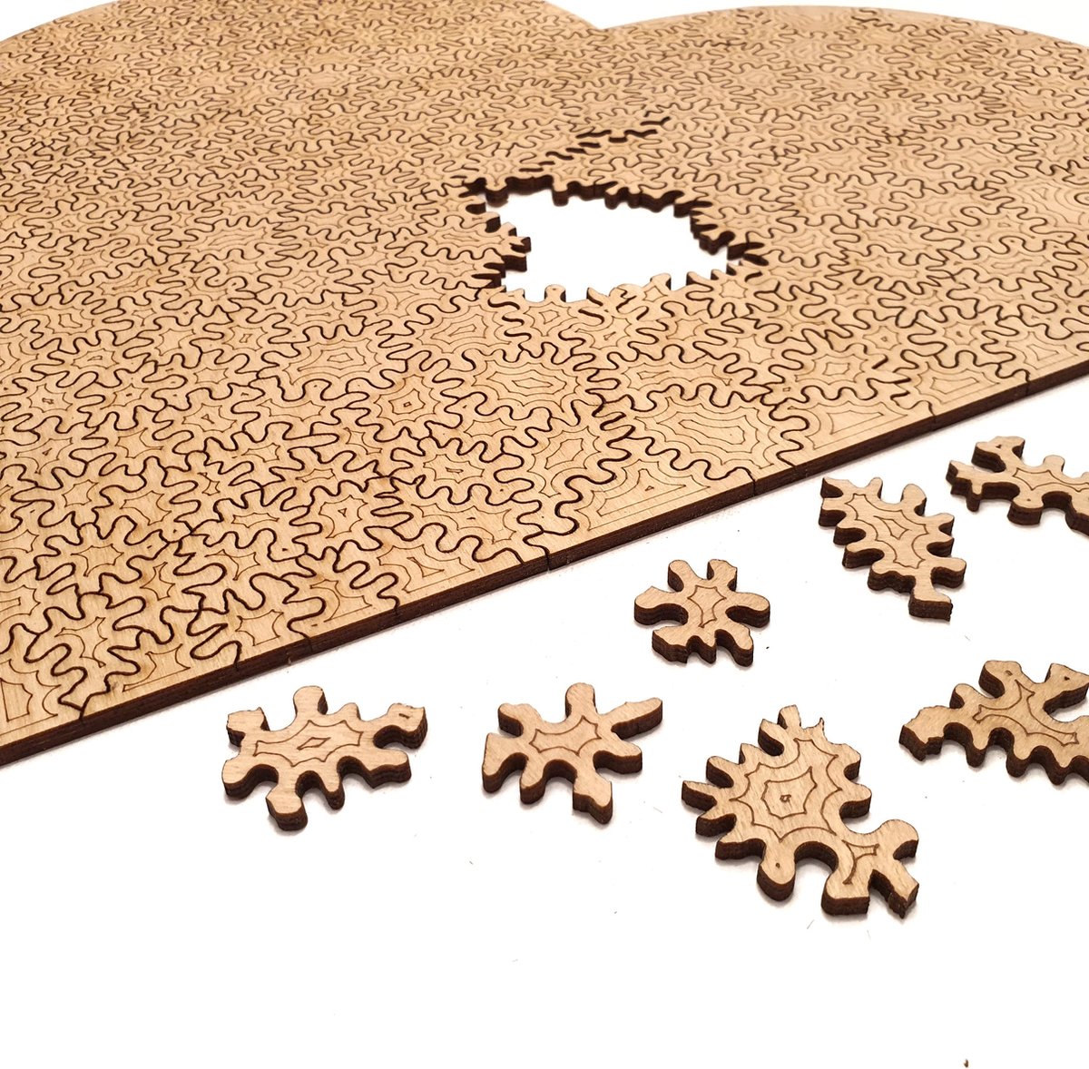 Gebroken Hart houten legpuzzel voor volwassenen | Jigsaw | Gemaakt in Nederland | Pure wood puzzles by Kaboomlaser